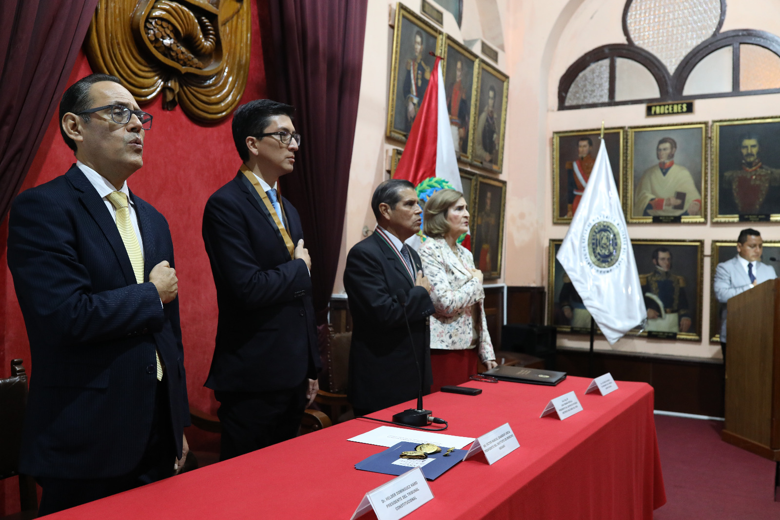 Himno Nacional – mesa directiva vista amplia